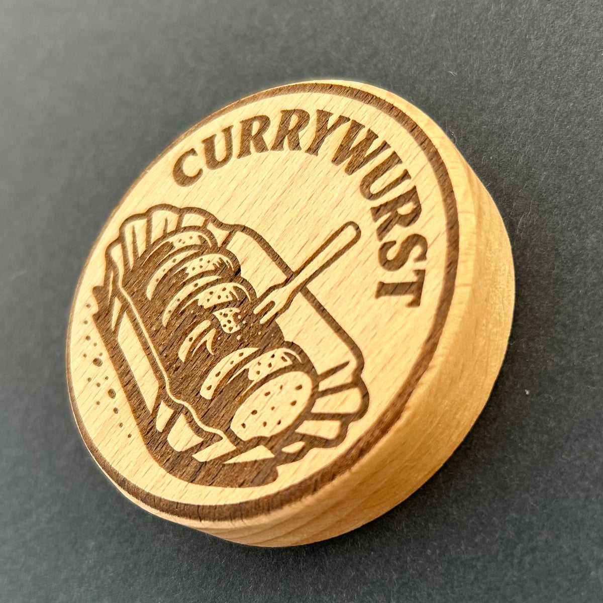 Currywurst Berlin – Street Food Memory (B-008)