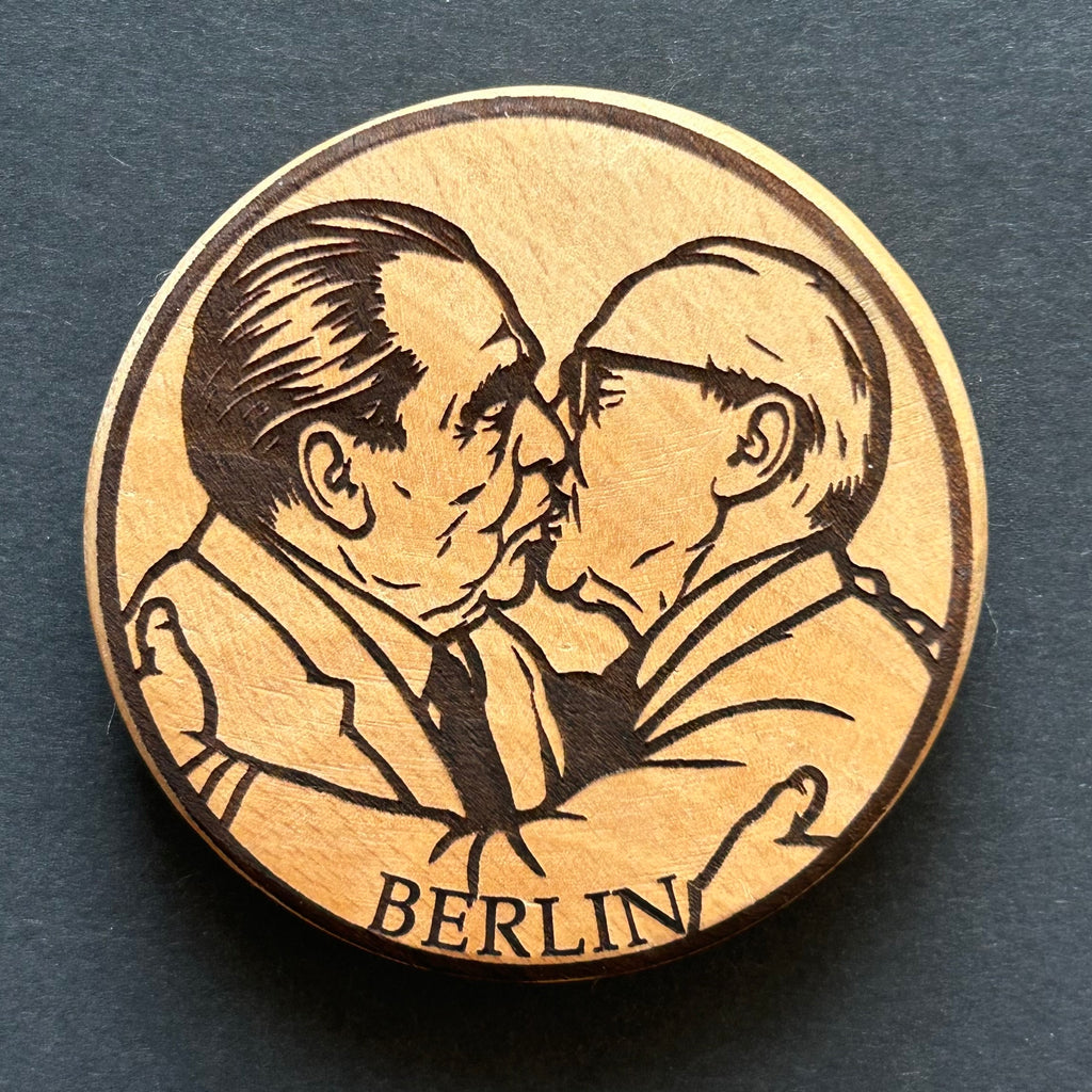 Der Bruderkuss – Erinnerung an die Berliner Mauer (B-018)
